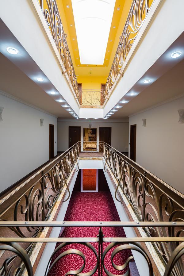 Hotel Transilvania Залеу Екстер'єр фото